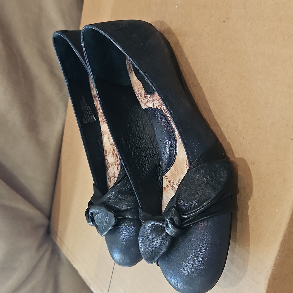 Born Black Flats with Bow Detail - Picture 2 of 6